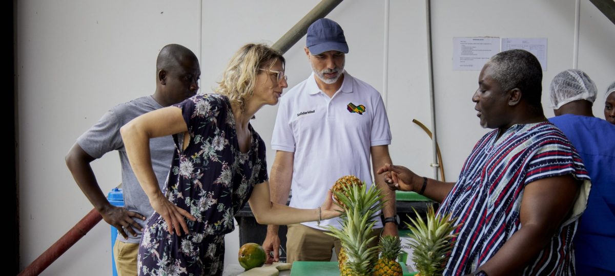 Heske Verburg en Andre de Freitas in West-Afrika.